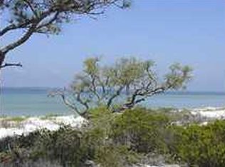 842 Gulf Shore Dr, Carrabelle, FL 32322