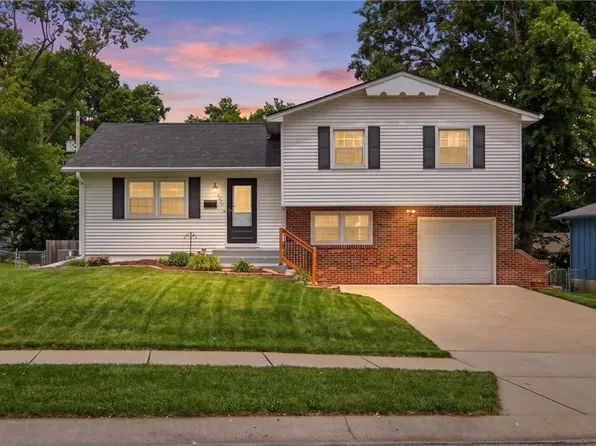 6400 W 73rd Ter, Overland Park, KS 66204