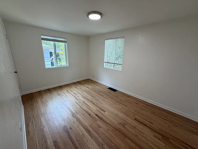 5385 S Crocker St — Photo 7