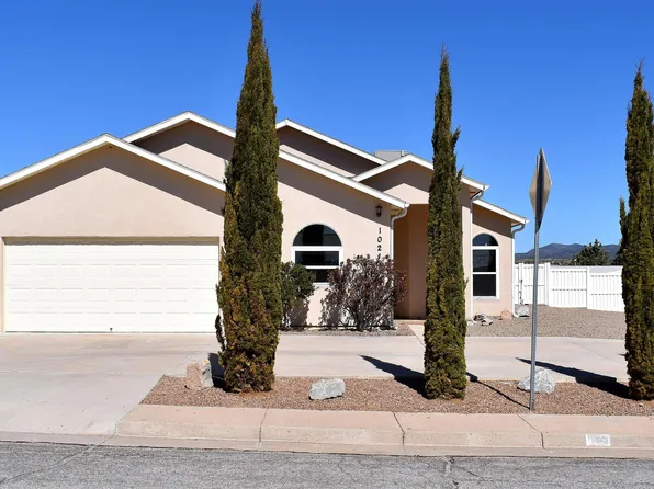 102 Tenorite Ct, Tyrone, NM 88065