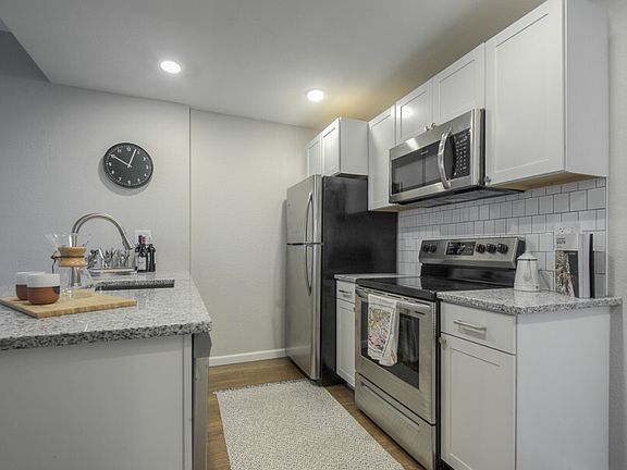 4th image of 527 Gladstone Blvd #10847513