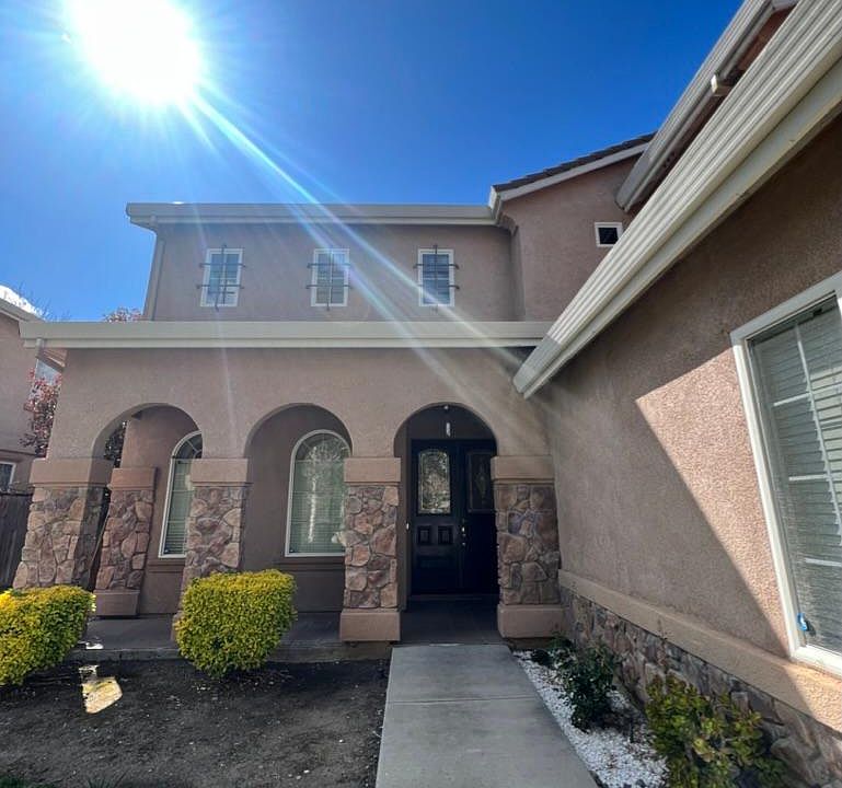 1st image of 107 Barcelona Dr