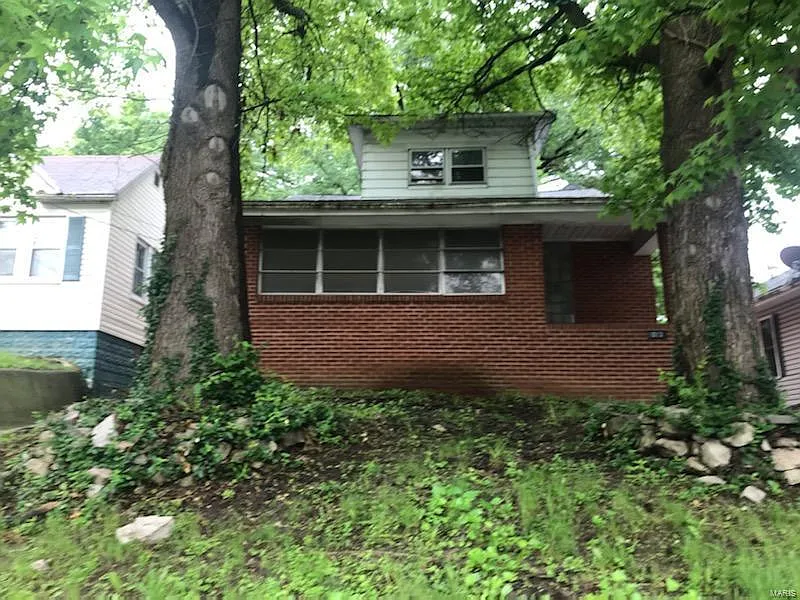 1013 Brown St photo 1