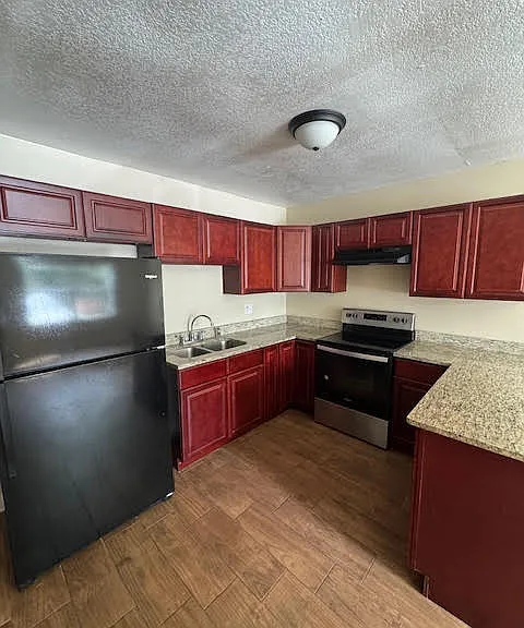 2242 33rd St #B — Photo 4