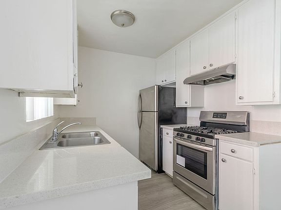 4th image of 530 Venice Way APT 11