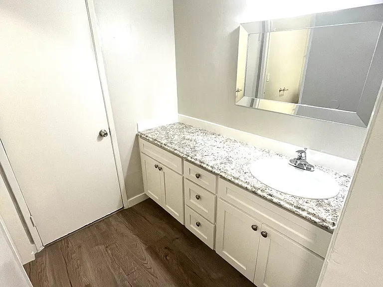 VILLA SANTA FE APARTMENTS — Photo 26