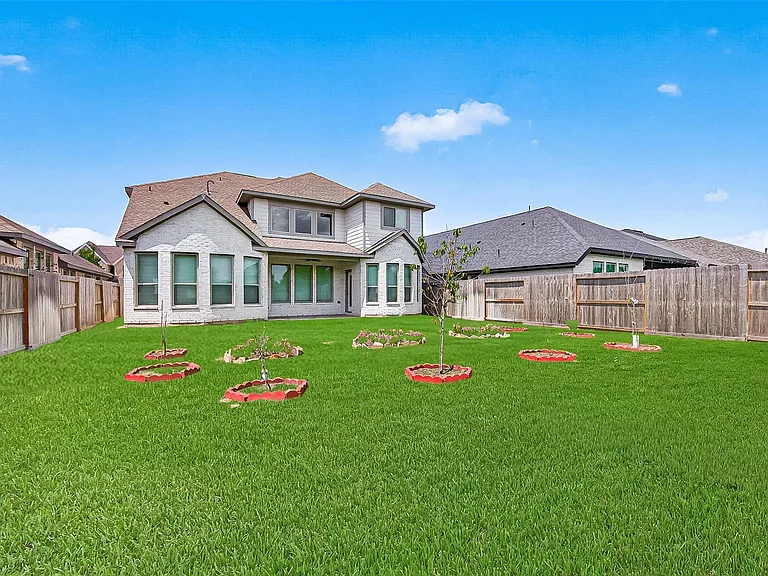410 Mercury Sky Rd — Photo 50