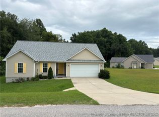 149 Copper Creek Dr, Raeford, NC 28376