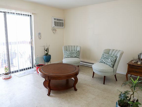 4th image of 1130 Evergreen Ave APT 1A