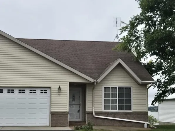 211 W Lake St, Parkers Prairie, MN 56361
