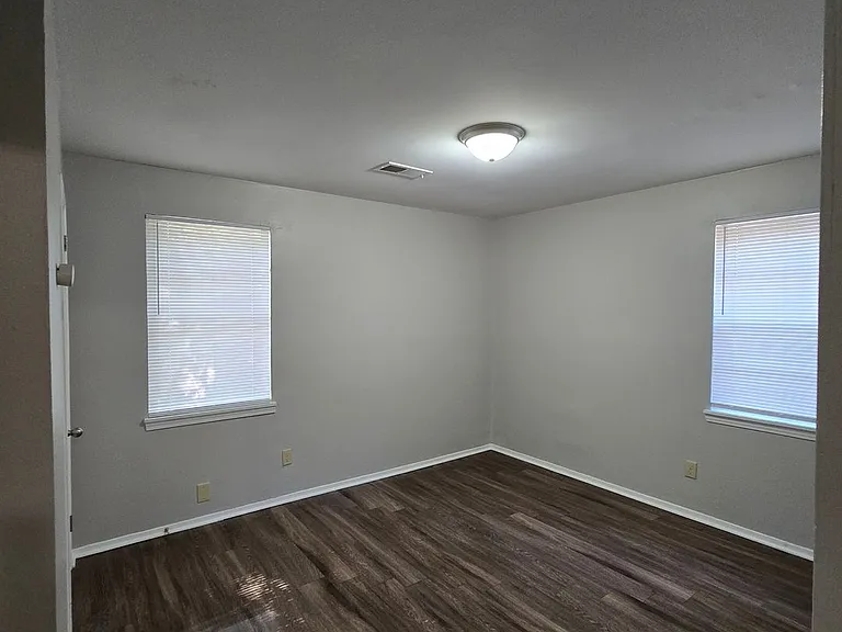 2659 Whitman Ave — Photo 8