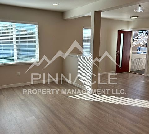 3rd image of 1001 W Yakima Ave #7