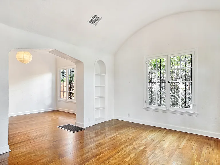 815 N Curson Ave — Photo 9