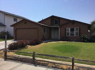 1075 Juanita Ave, Hermiston, OR 97838