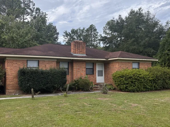 210 N Edgewood Dr, Statesboro, GA 30458
