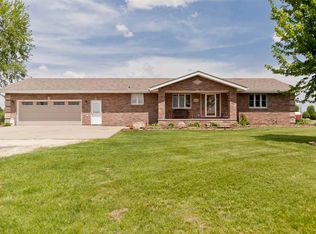 1845 Honey Creek Rd, Manchester, IA 52057