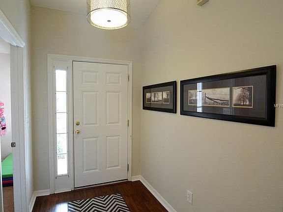 3rd image of 571 Wellesly St