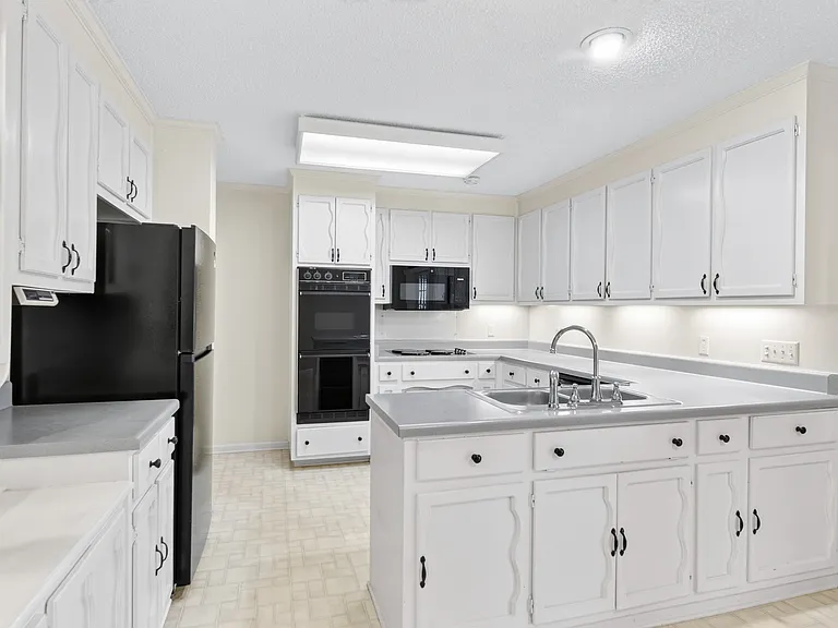 120 Briarwood Dr — Photo 27