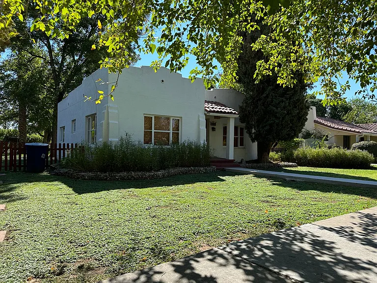 1115 S Maple Ave — Photo 3