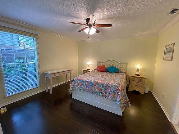 2nd image of 1469 Mahogany Ln