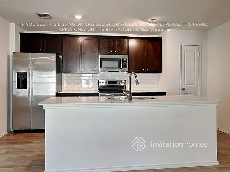 10527 Sewell Cir — Photo 6