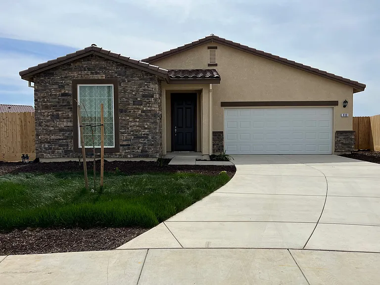 4565 Irma Dr — Photo 1