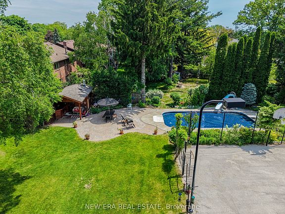 2nd image of 37 Glenthorne Dr