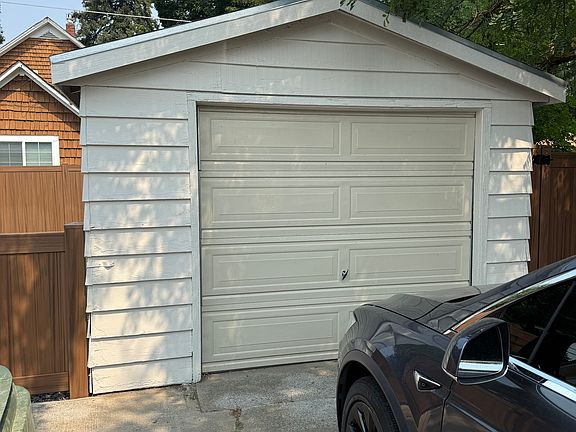 3rd image of 803 E 37th Ave
