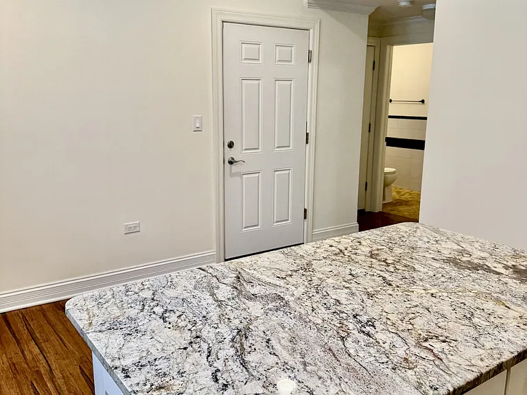 3410 W Carmen Ave #G — Photo 8
