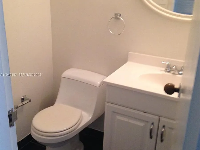 16919 N Bay Rd #514 — Photo 2