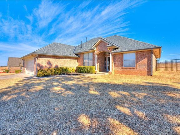 4th image of 8 Willow Creek Dr