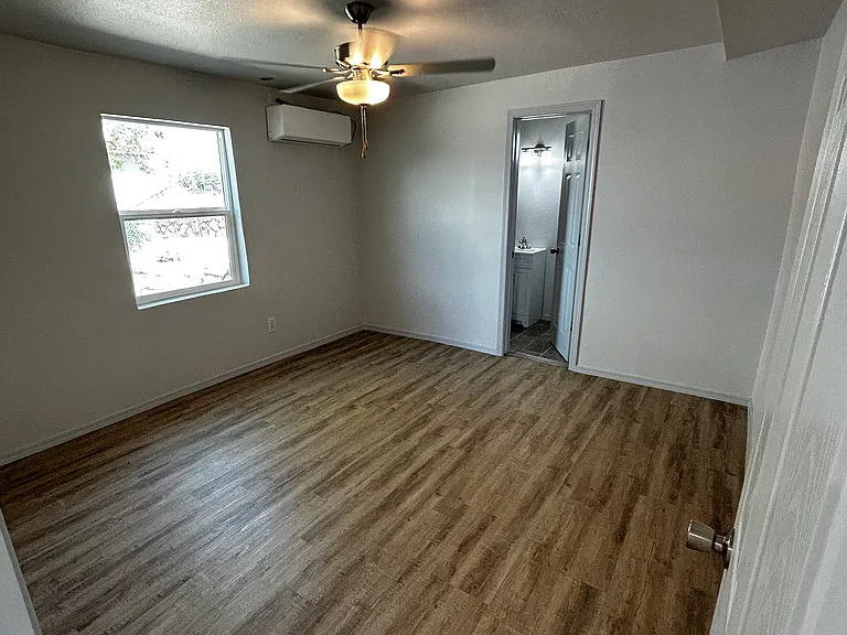 3545 Pendleton St #G — Photo 5