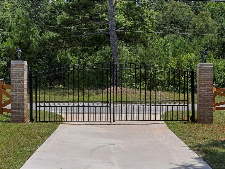 5245 Stonewall Tell Rd — Photo 15