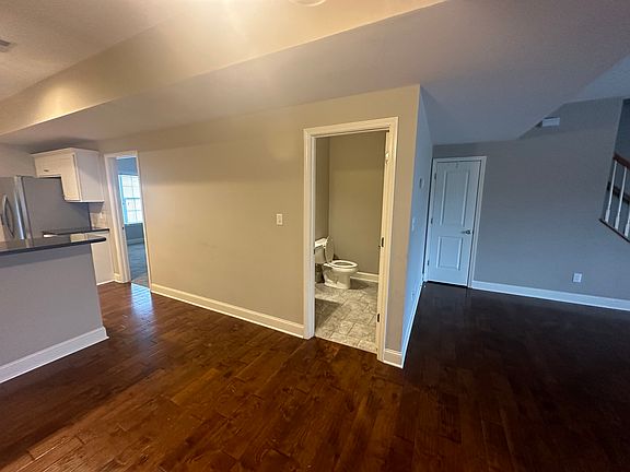 5th image of 115 Park St
