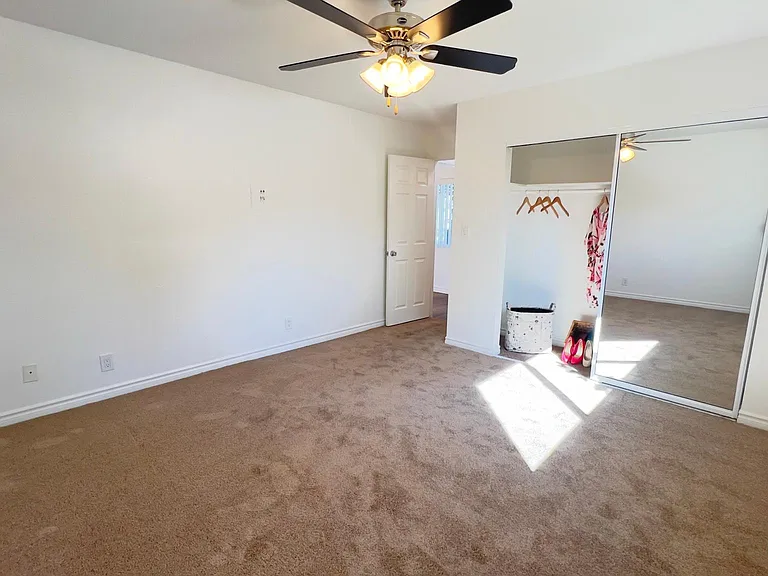 Downey North Apartments — Photo 19