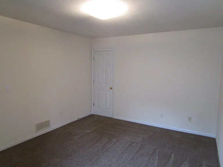 4404 Jeana Ct — Photo 9