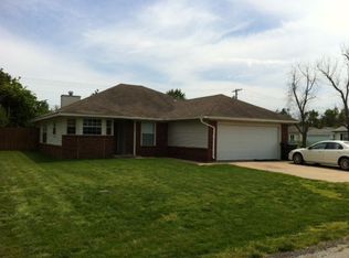 402 E Maple St, Skiatook, OK 74070