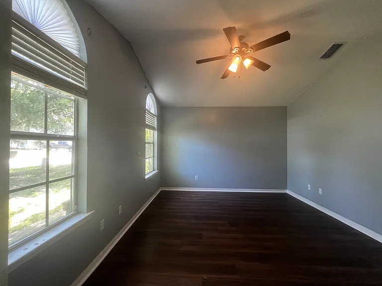2857 SW 40th Pl — Photo 10