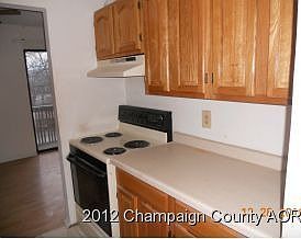 2nd image of 908 N Broadway Ave APT 305