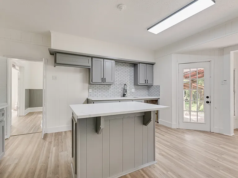 309 Poplar St — Photo 10
