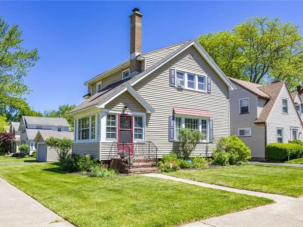 66 Hardison Rd, Rochester, NY 14617