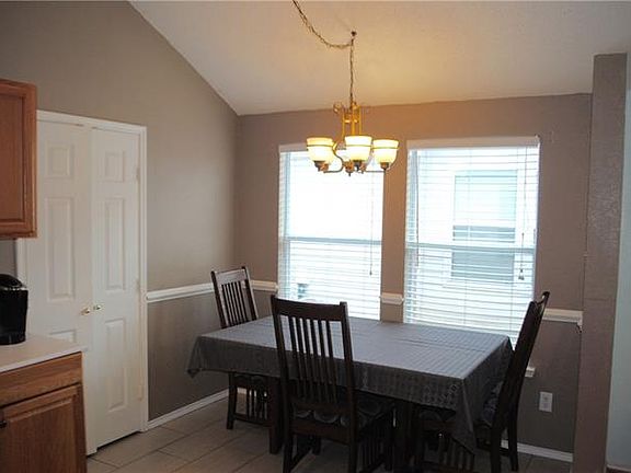 5th image of 2109 Cedar Park Dr