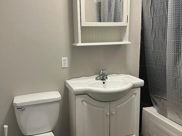 378 College St #2 — Photo 19