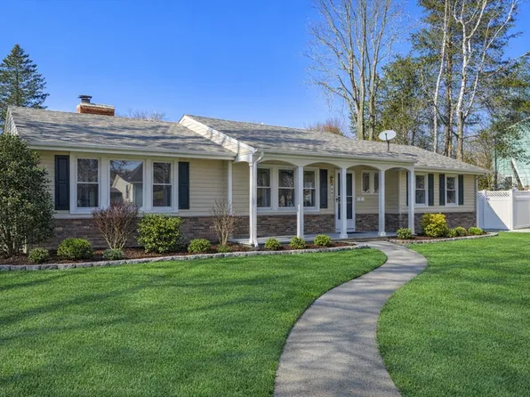 590 E Ashland St, Brockton, MA 02302