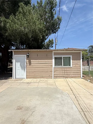 809 E Colton Ave Photo 1