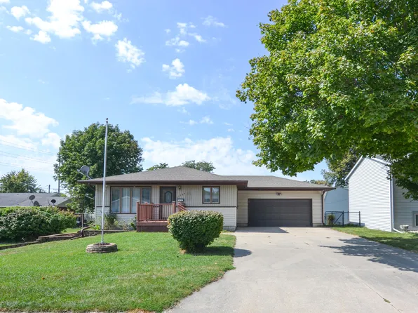 1724 9th St, Nevada, IA 50201