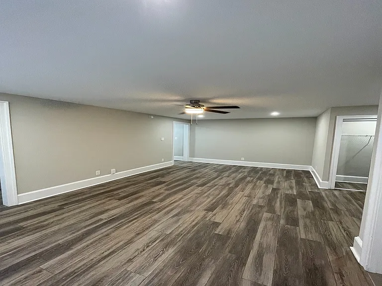 Campus Apartments — Photo 18