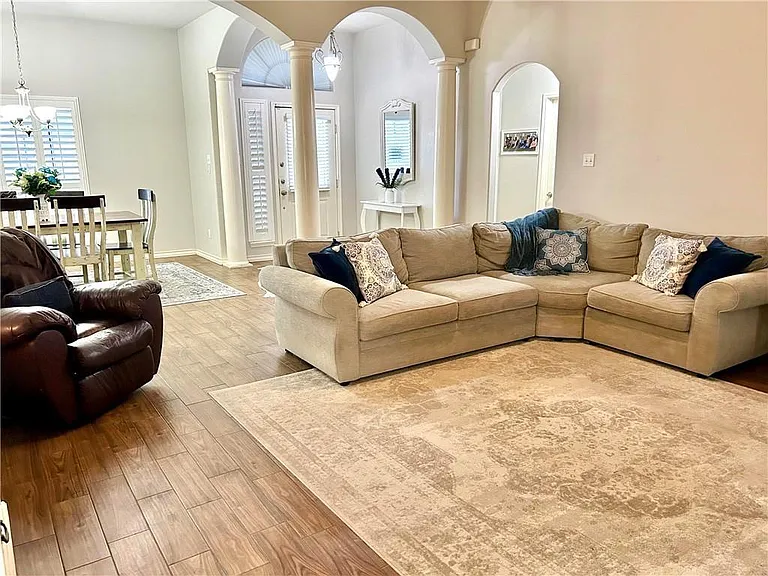 7005 Vineyard Dr — Photo 9
