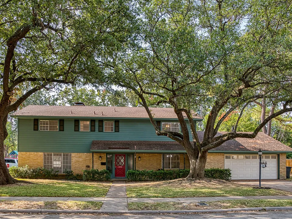 1208 Wentwood Dr