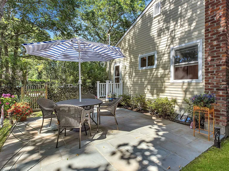 38 Woodridge Rd — Photo 20